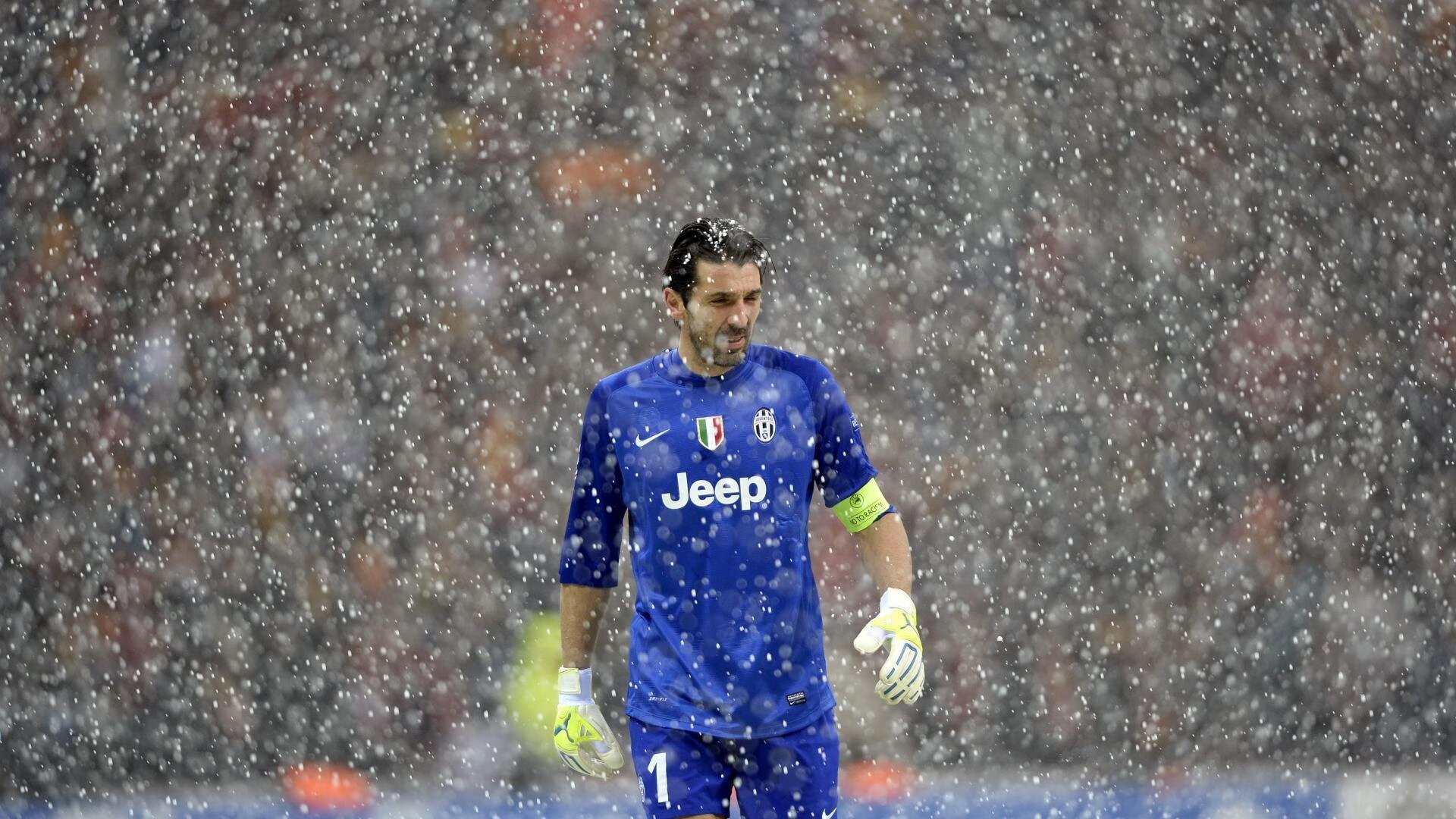 “英超新星崭露头角,引领球队冲击高位”,英超足球新秀