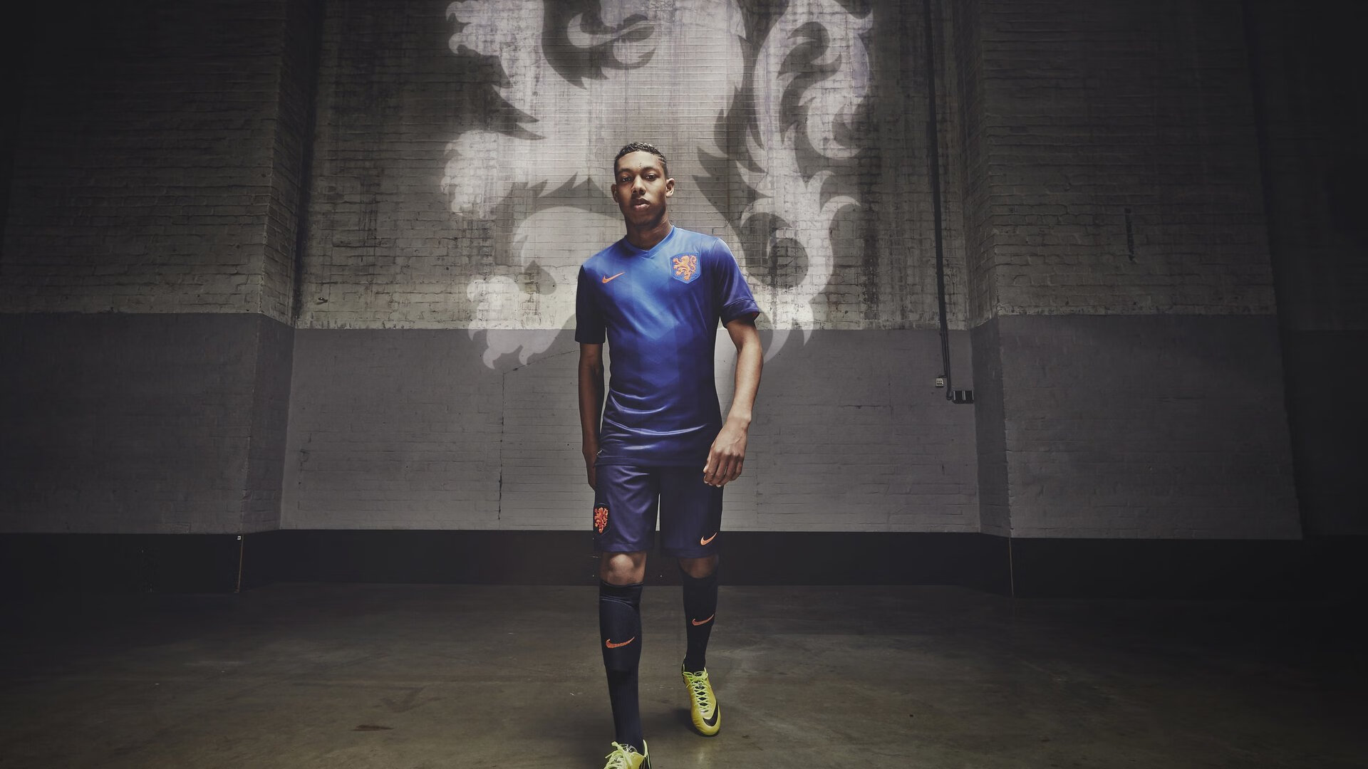 “青训作品展在上海举办，展现未来足球人才”，2019足球青训营