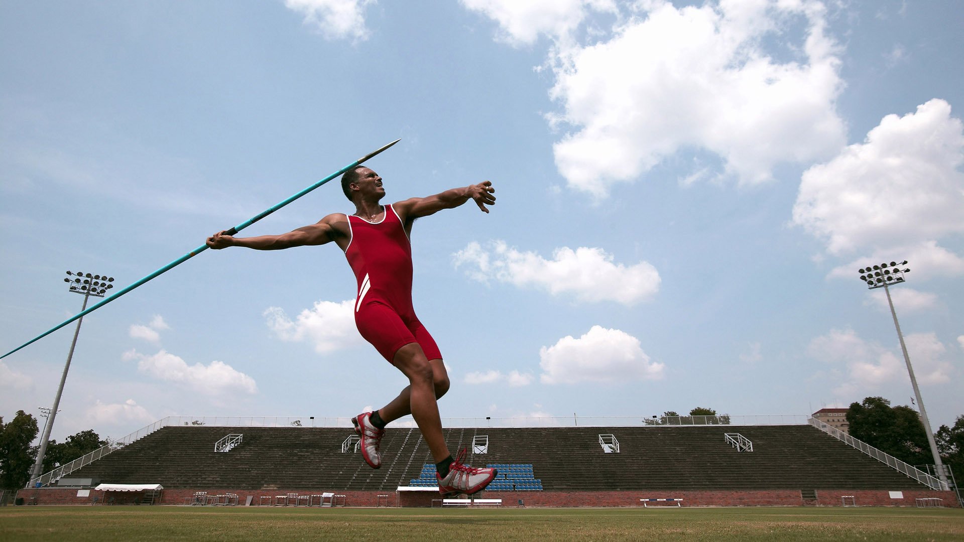 高山滑雪赛事：速度与优雅的完美结合，高山滑雪竞速项目